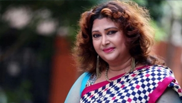 সংরক্ষিত আসনে এমপি হতে চান রিনা খান